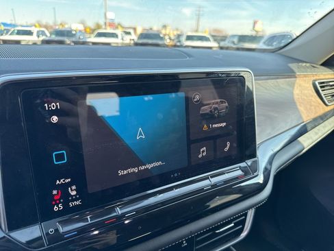 Used 2024 Volkswagen Atlas SE FWD image 27