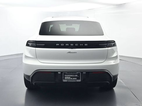 Certified 2025 Porsche Macan Electric RWD image 13