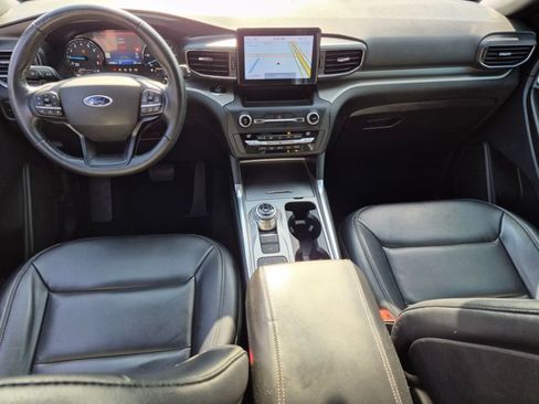 Used 2020 Ford Explorer XLT w/ Equipment Group 202A RWD image 17