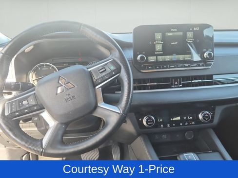 Used 2024 Mitsubishi Outlander SE FWD image 11