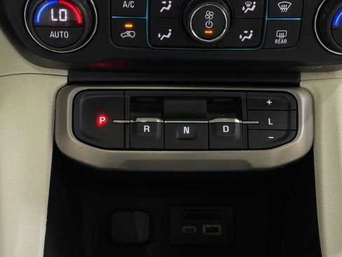 Used 2021 GMC Acadia Denali w/ Denali Technology Package image 30
