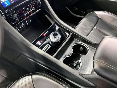 Used 2024 Jeep Grand Cherokee Limited w/ Luxury Tech Group II image 18