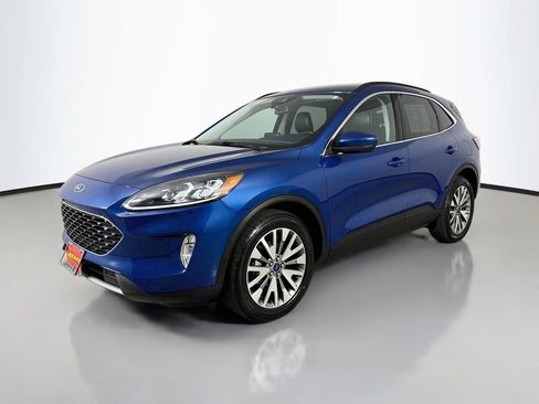 Used 2022 Ford Escape Titanium AWD/4WD image 3
