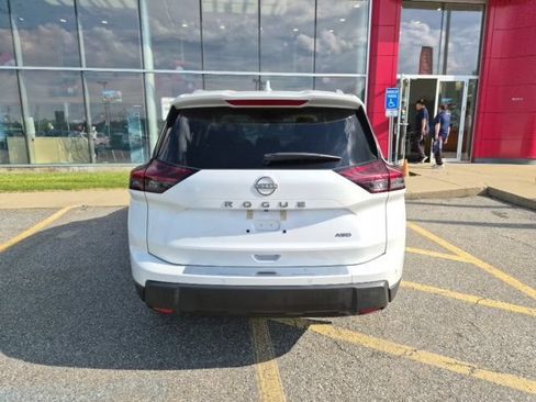 Used 2025 Nissan Rogue SV w/ SV Premium Package AWD/4WD image 6