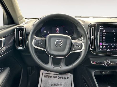 Used 2023 Volvo XC40 B5 Plus AWD/4WD image 12