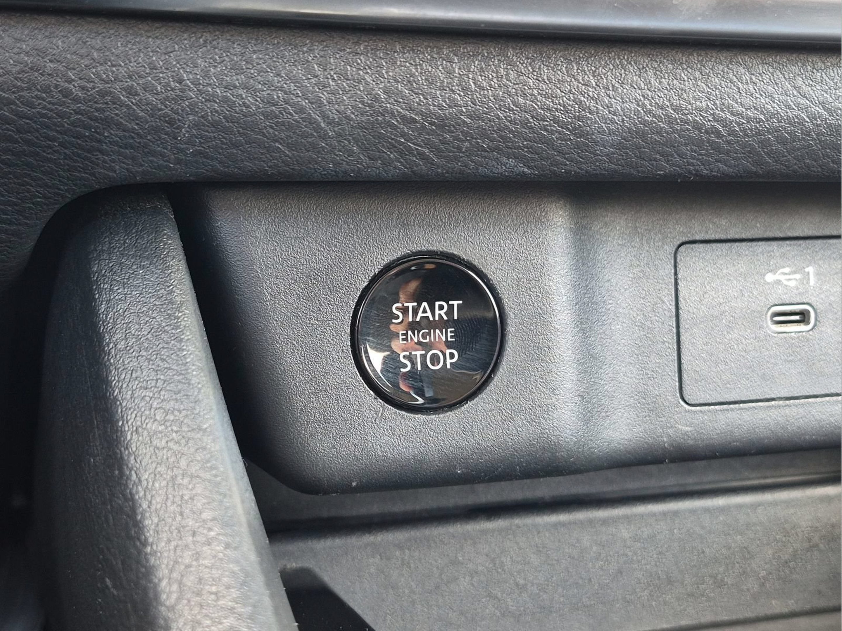 Used 2024 Nissan Rogue SV FWD image 26