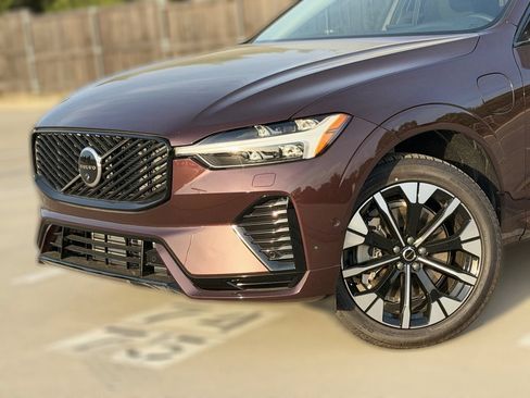 New 2026 Volvo XC60 T8 Plus w/ Climate Package AWD/4WD image 7