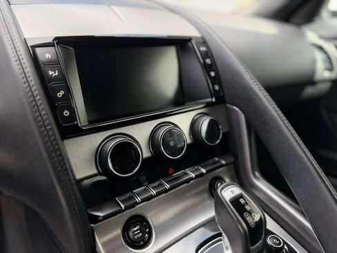 Used 2017 Jaguar F-TYPE Coupe RWD image 18