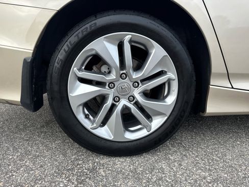 Used 2020 Honda Accord LX image 32
