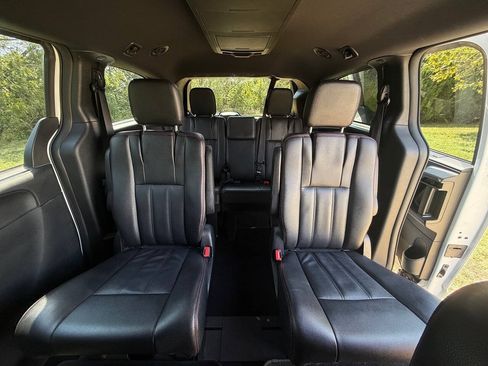 Used 2019 Dodge Grand Caravan GT FWD image 16