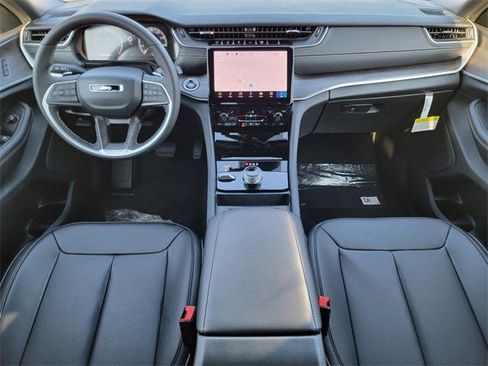 New 2025 Jeep Grand Cherokee Limited image 25