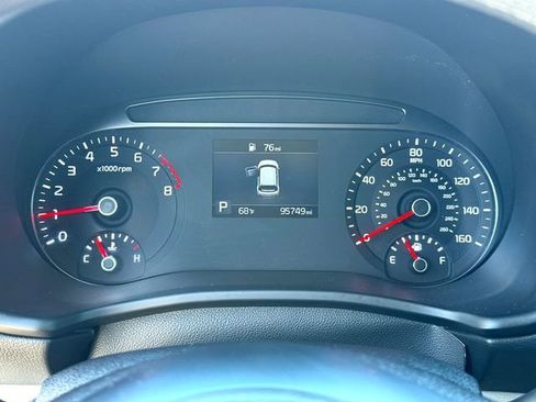 Used 2022 Kia Soul LX image 15