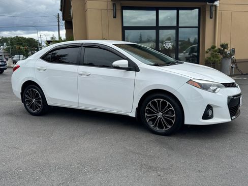 Used 2015 Toyota Corolla S FWD image 1