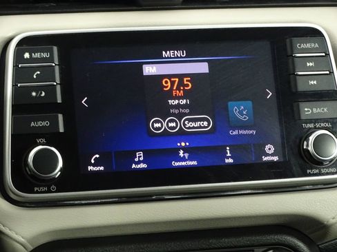 Used 2022 Nissan Versa SV w/ Trunk Package image 27