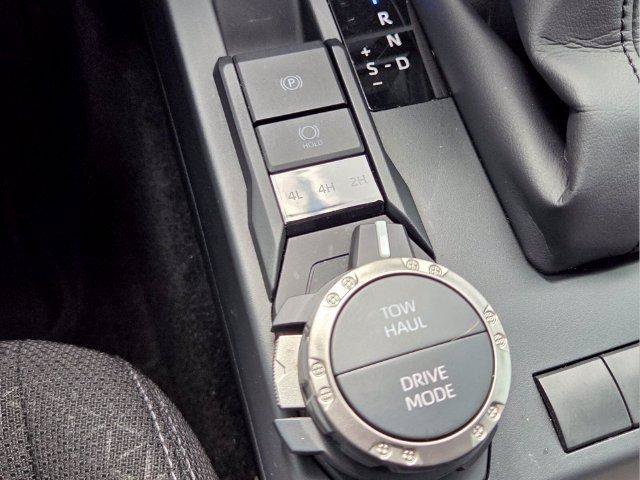 Used 2025 Toyota 4Runner SR5 AWD/4WD image 25