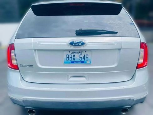 Used 2011 Ford Edge SE image 4