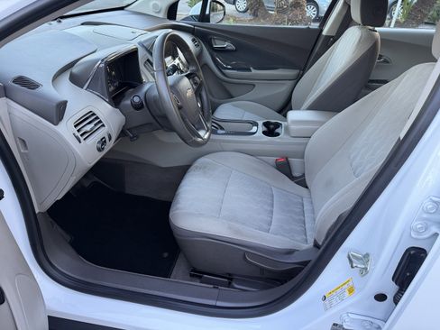 Used 2015 Chevrolet Volt w/ Enhanced Safety Package 1 image 10