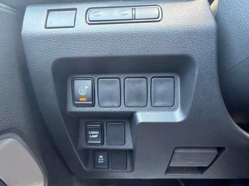 Used 2024 Nissan Frontier SV w/ Technology Package RWD image 23