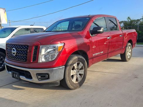 Used 2019 Nissan Titan SV RWD image 4