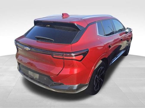 Used 2025 Chevrolet Equinox EV LT w/ Convenience Package image 4