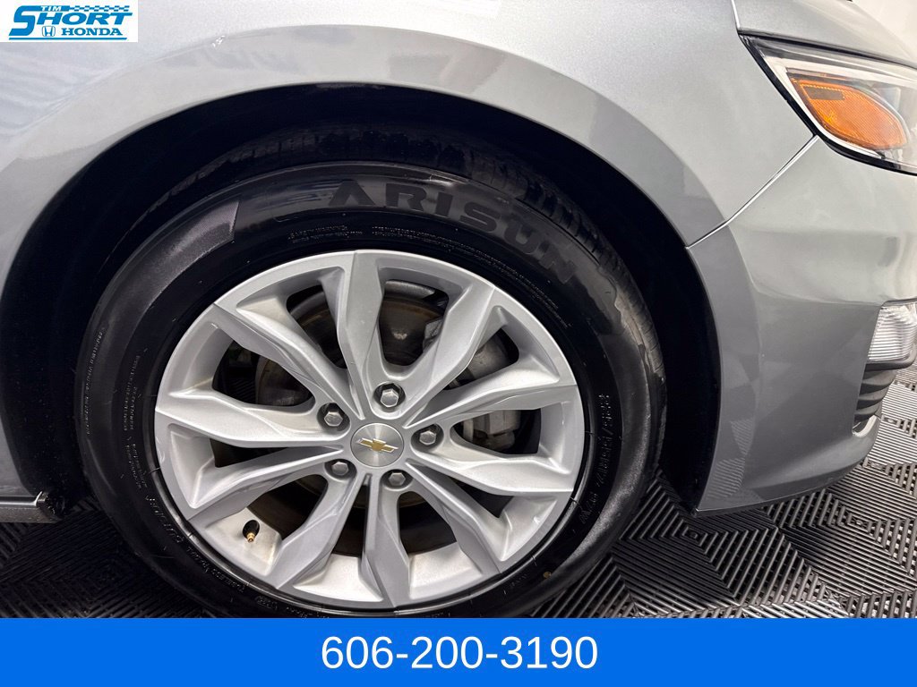 Used 2025 Chevrolet Malibu LT FWD image 4