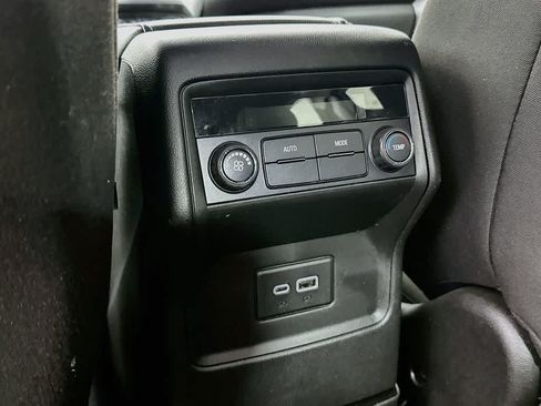 Used 2023 GMC Acadia SLE w/ Elevation Edition FWD image 13