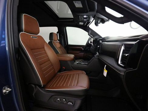 Used 2025 GMC Sierra 3500 Denali Ultimate image 12