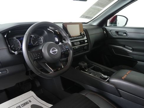 Used 2025 Nissan Pathfinder Rock Creek AWD/4WD image 12
