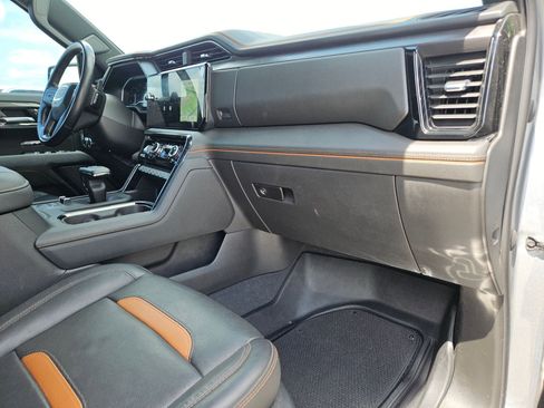 Used 2023 GMC Sierra 1500 AT4 w/ AT4 Premium Package AWD/4WD image 28