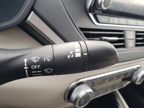 Used 2021 Nissan Altima 2.5 SV w/ SV Premium Package image 38