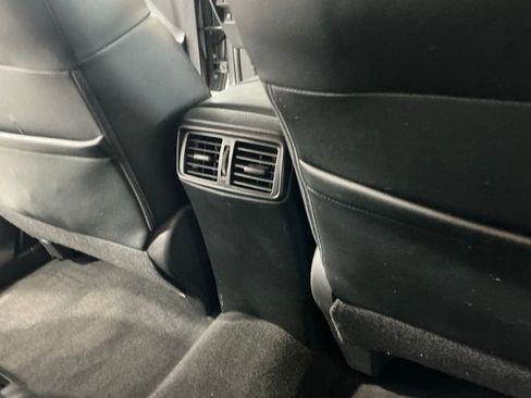 Used 2018 Nissan Rogue SL w/ Premium Package image 14