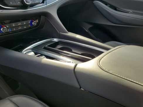 Used 2024 Buick Enclave Premium image 29