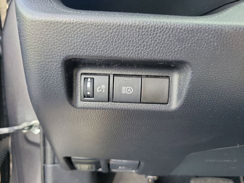 Used 2021 Toyota RAV4 LE image 20