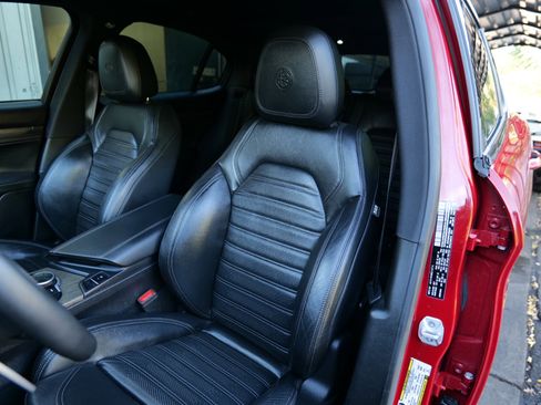 Used 2018 Alfa Romeo Stelvio Ti Sport image 17
