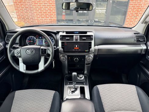 Used 2015 Toyota 4Runner SR5 image 13