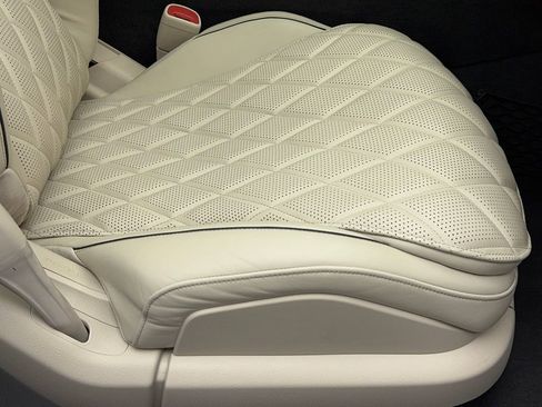 Used 2022 Mercedes-Benz S 500 4MATIC w/ Warmth & Comfort Package image 49