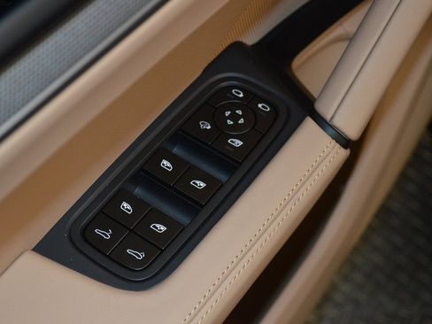 New 2026 Porsche Cayenne image 18