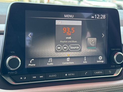 Used 2023 Nissan Rogue SV FWD image 24
