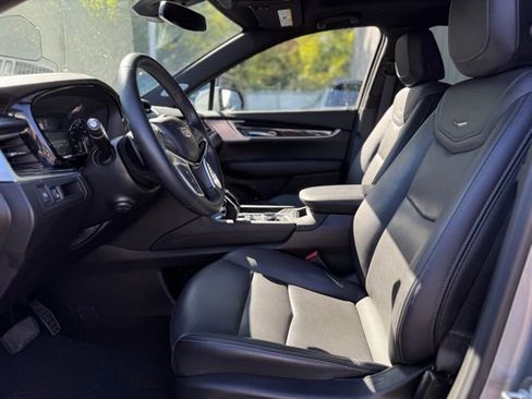 Used 2025 Cadillac XT5 Premium Luxury image 18