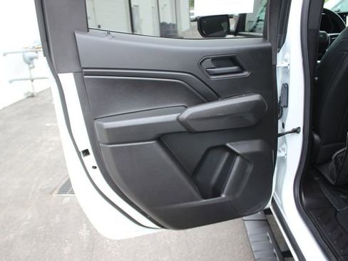 Used 2025 Chevrolet Colorado Trail Boss AWD/4WD image 23