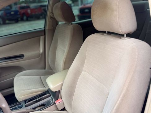 Used 2005 Toyota Camry LE FWD image 16