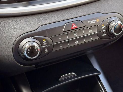 Used 2017 Kia Sorento LX image 28