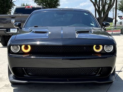 Used 2020 Dodge Challenger SXT RWD image 7