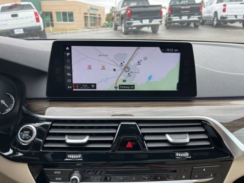 Used 2018 BMW 530e RWD image 43
