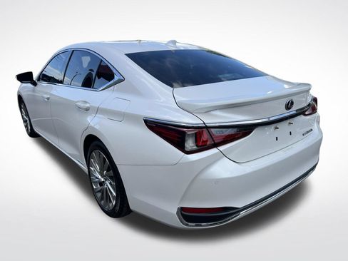 Used 2019 Lexus ES 300h Ultra Luxury w/ Accessory Package 2 FWD image 7