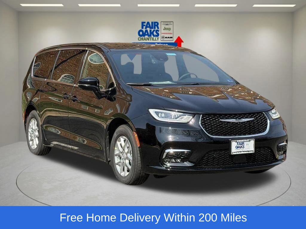 New 2026 Chrysler Pacifica Select FWD image 1