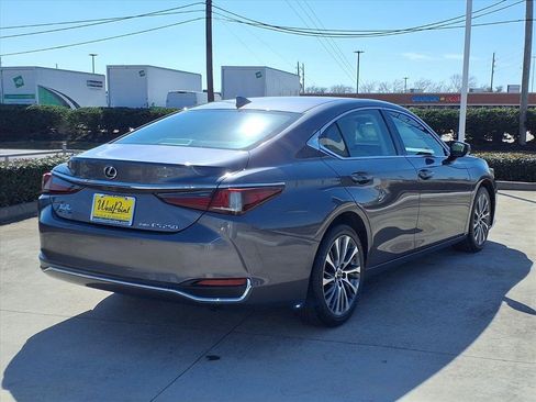 Used 2021 Lexus ES 250 w/ Premium Package image 2