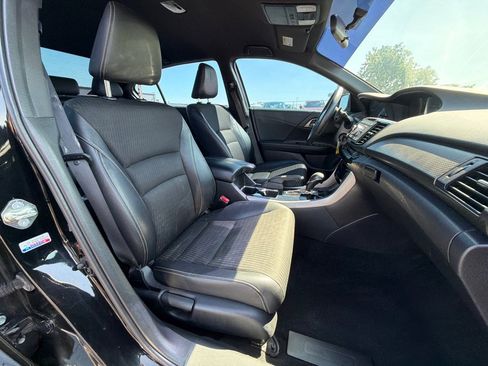 Used 2017 Honda Accord Sport image 13