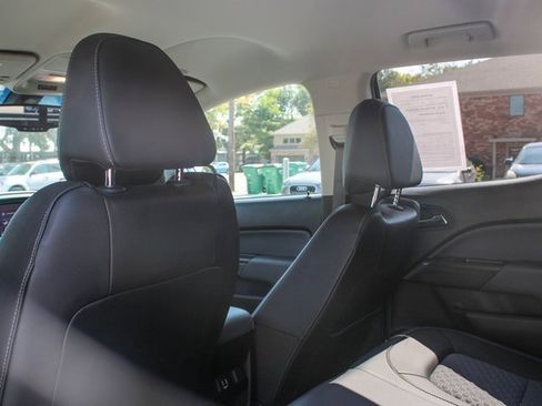 Used 2020 Chevrolet Colorado Z71 image 40