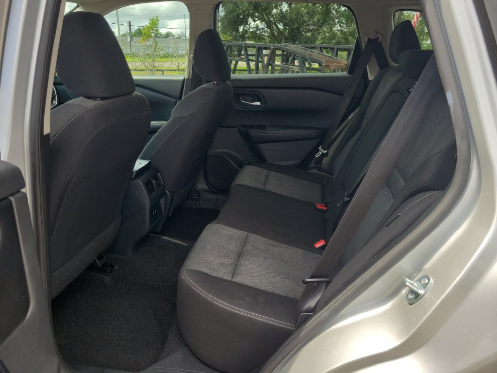 Certified 2025 Nissan Rogue SV FWD image 10